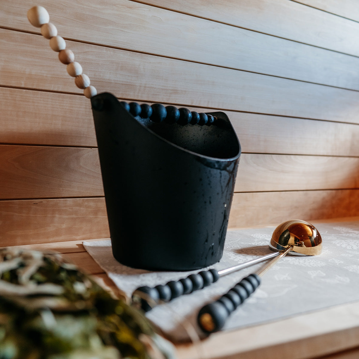 Nuppu sauna bucket, black