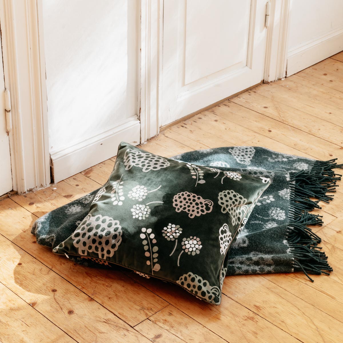 Blanket, Rams in a Field, green