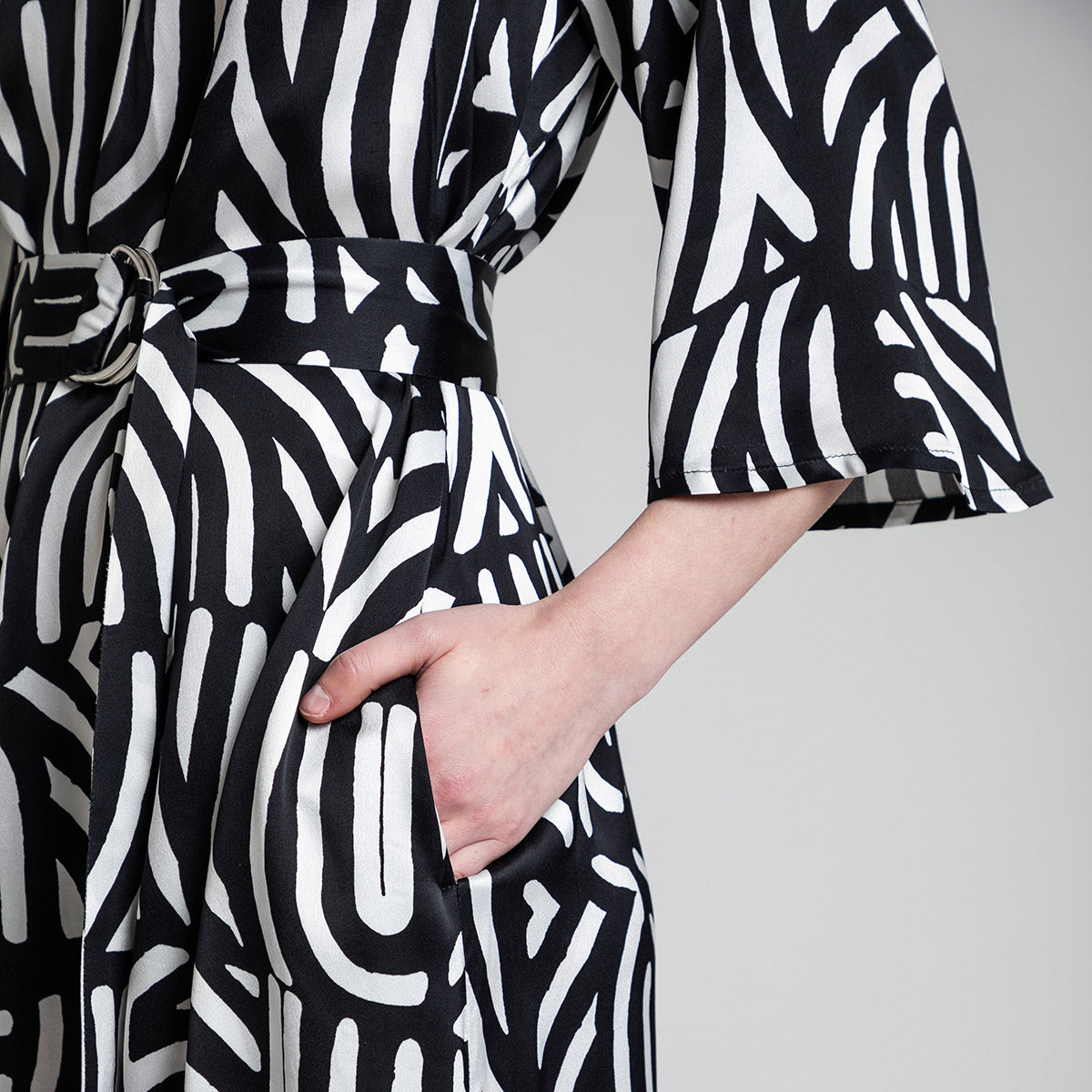 Varpu dress, Kaari, black and white