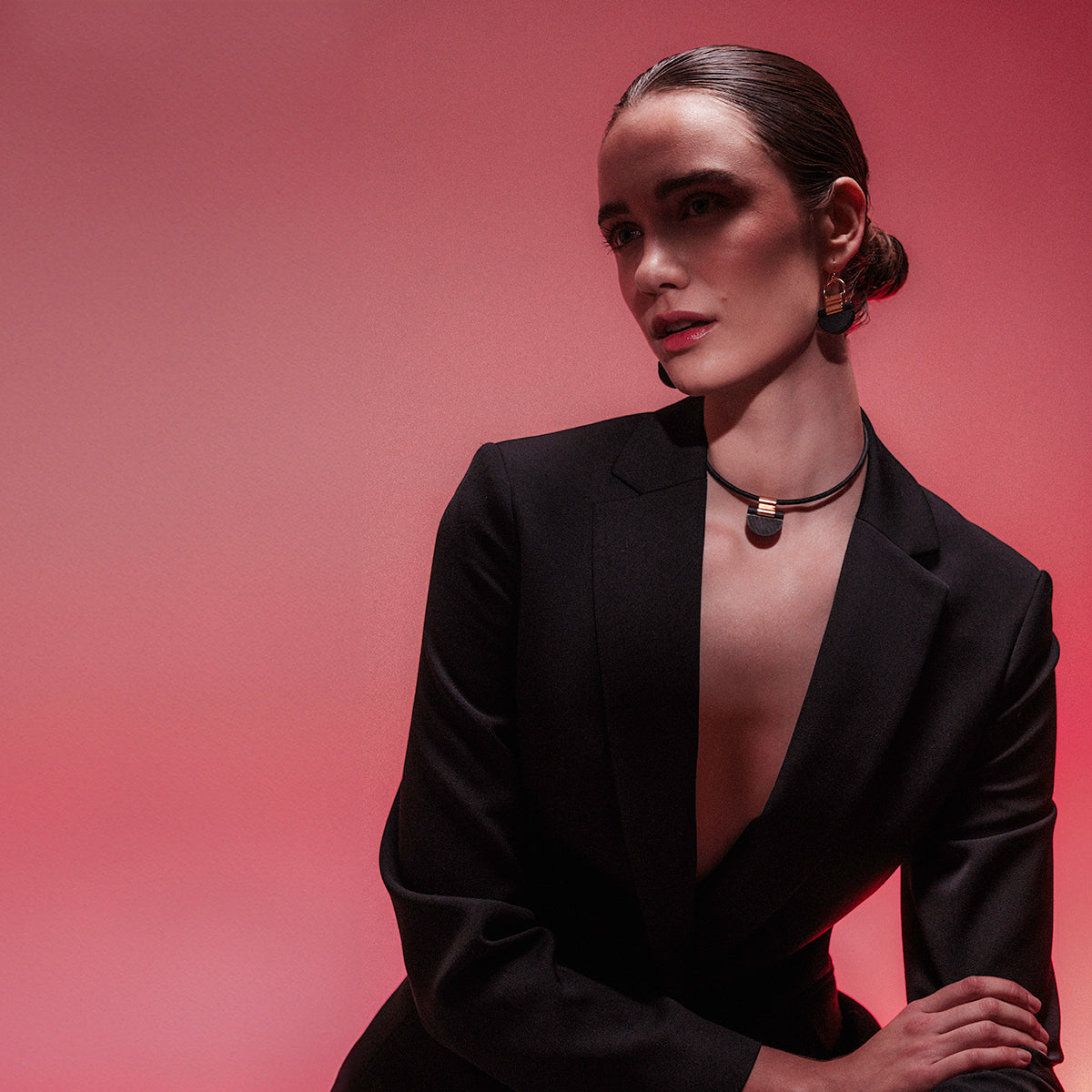 Kelohonka necklace, black and gold