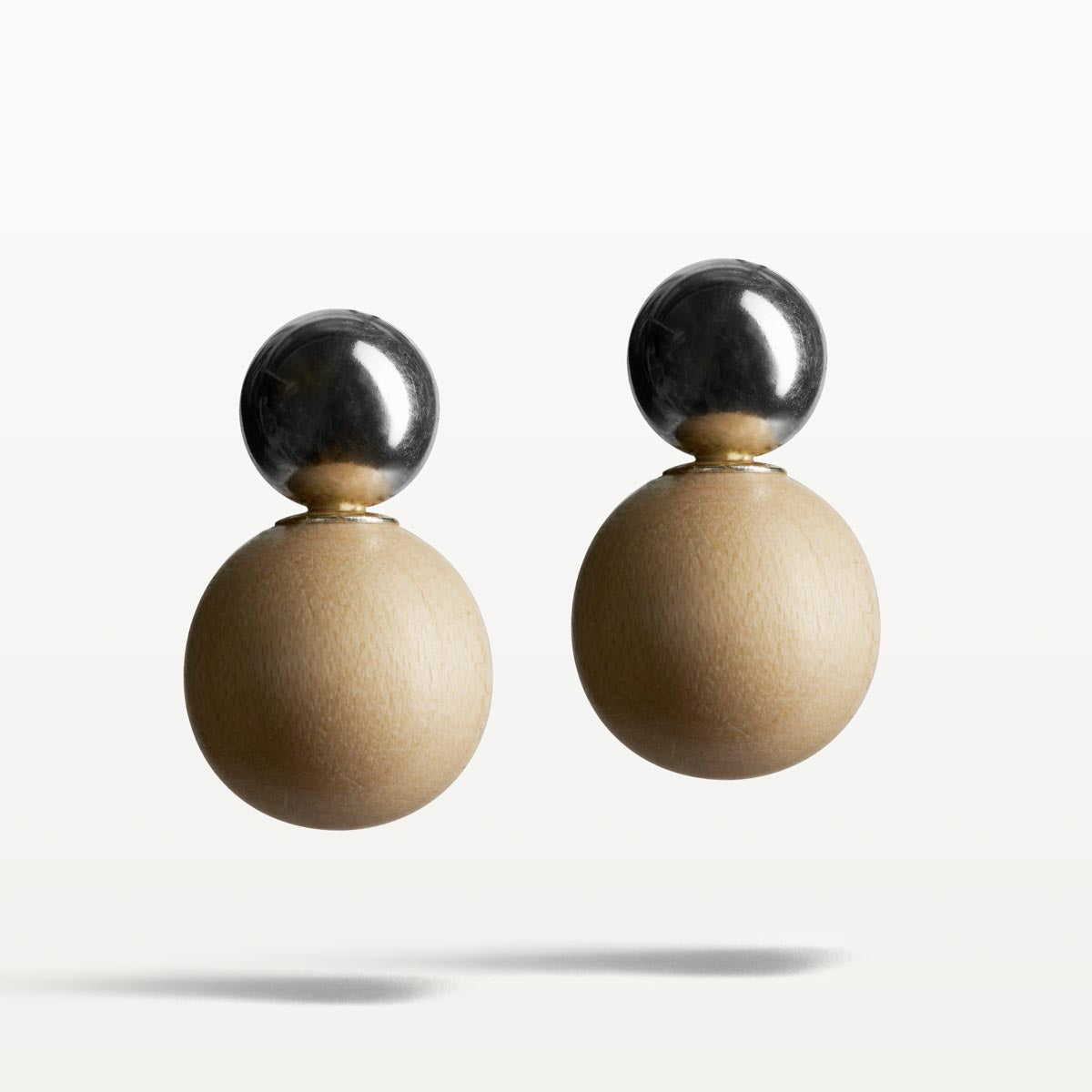 Wood Passion earrings, varnished wood and silver