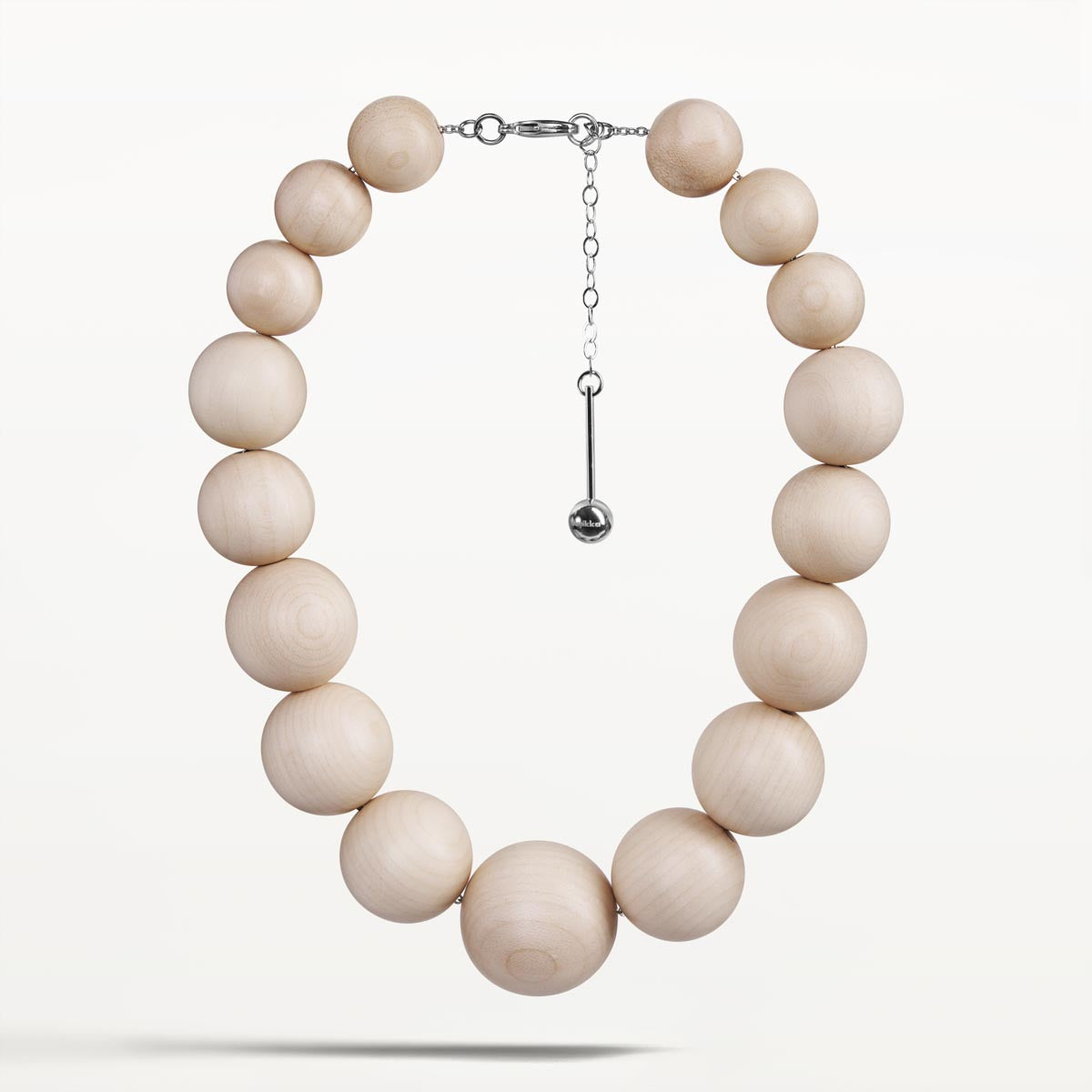 Olos necklace, varnished wood