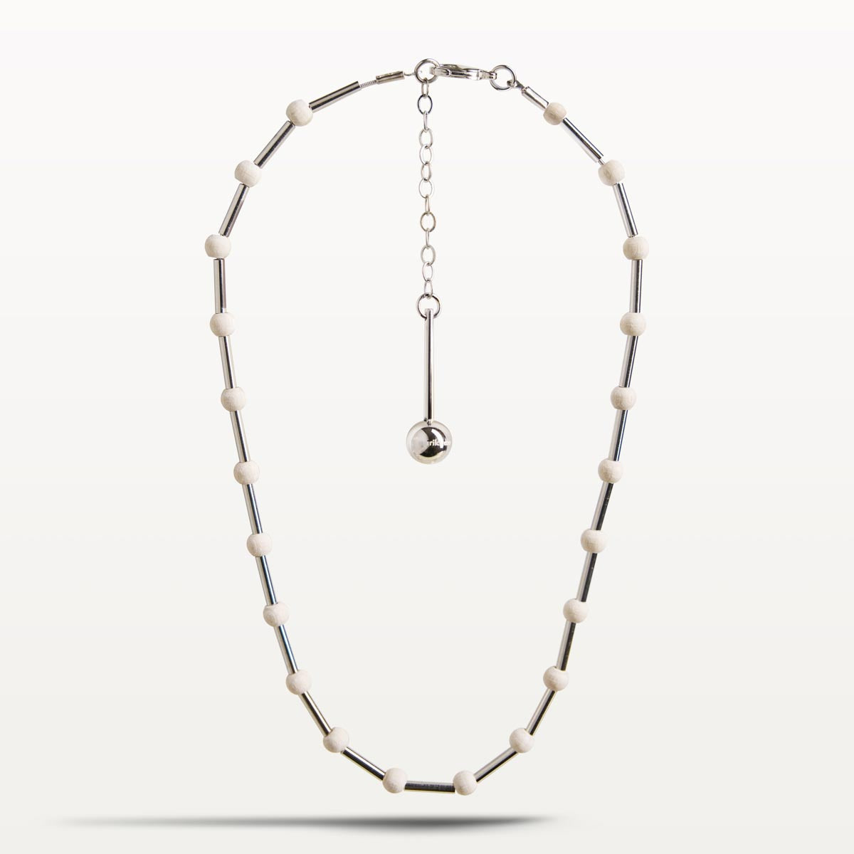 Mila necklace, ecru