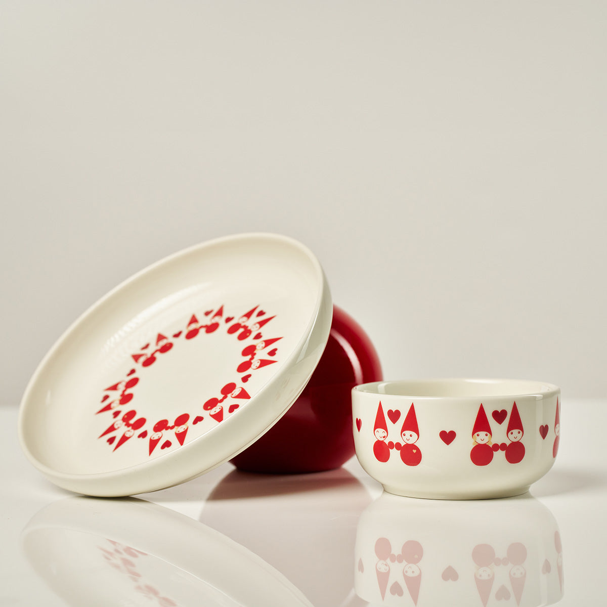 Elf Plate Love, Ø 21 cm, white and red