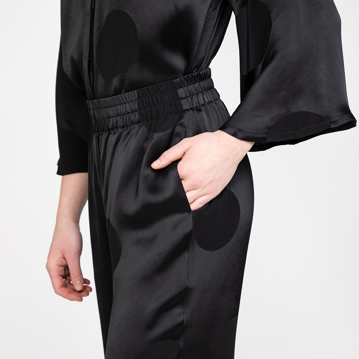 Tuike trousers, Perla, black