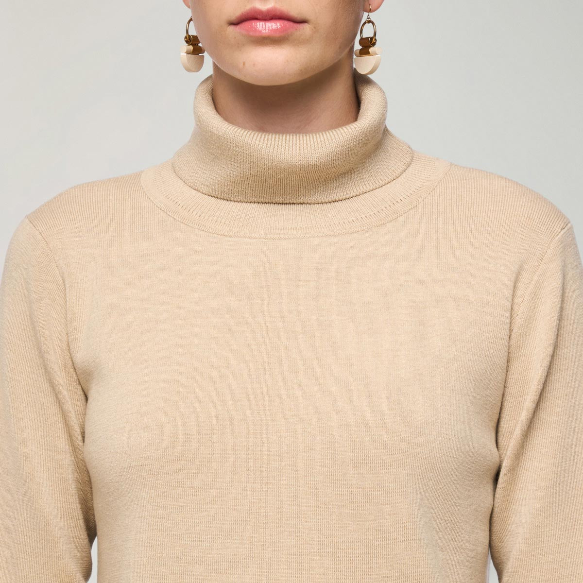 Nomi turtleneck sweater, beige