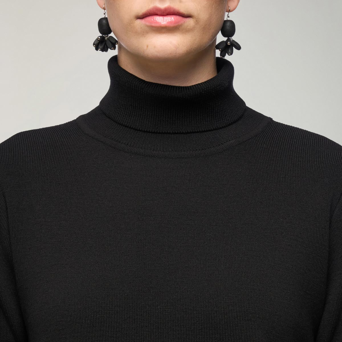 Nomi turtleneck sweater, black