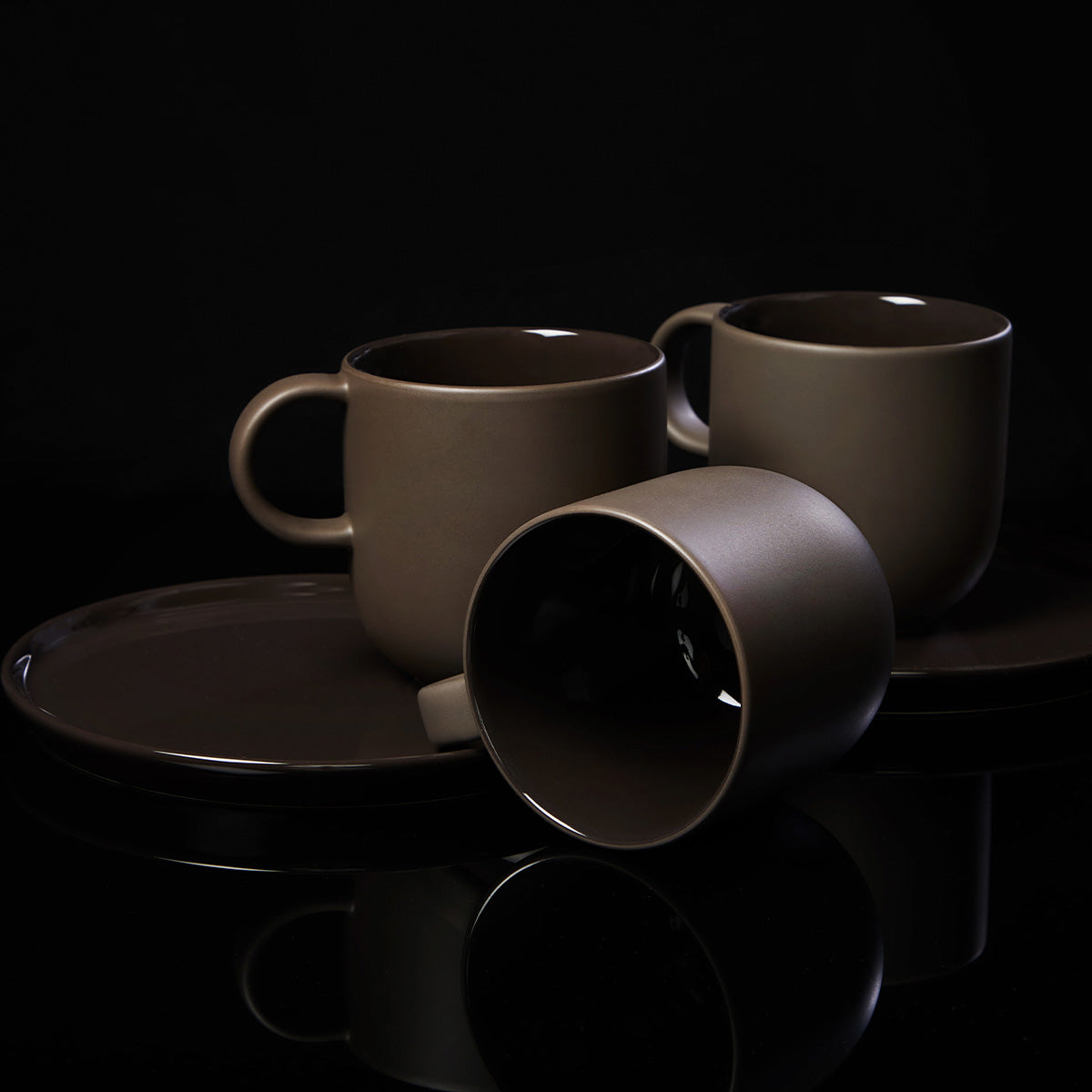Nuppu bread plate, 17,5 cm, dark brown