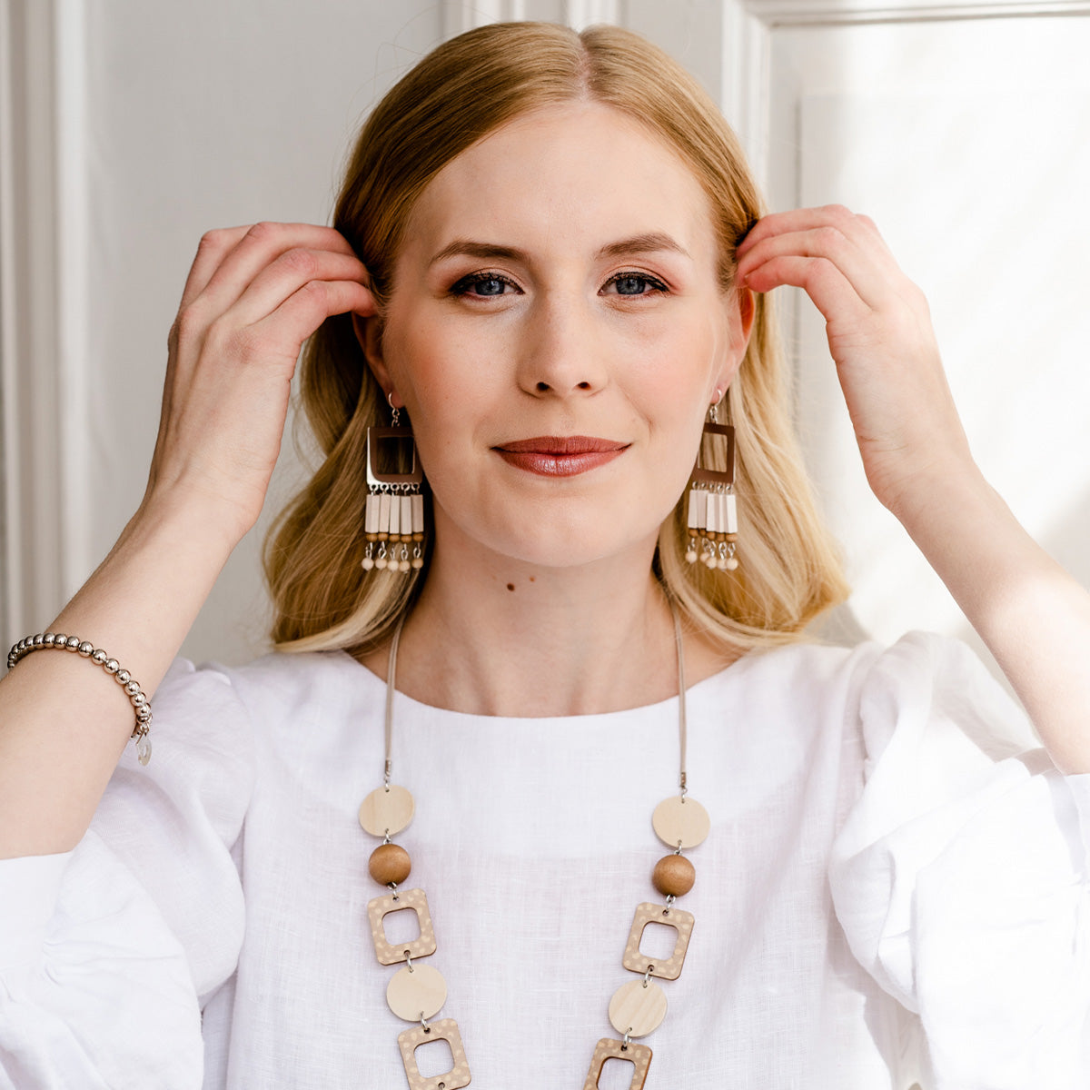 Nina earrings, brown