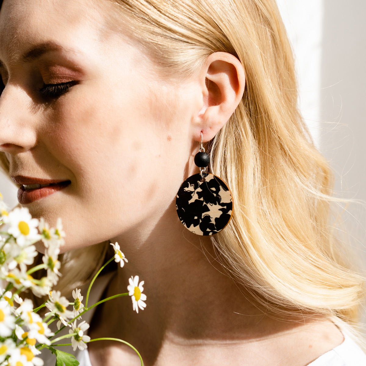 Karoliina earrings, black