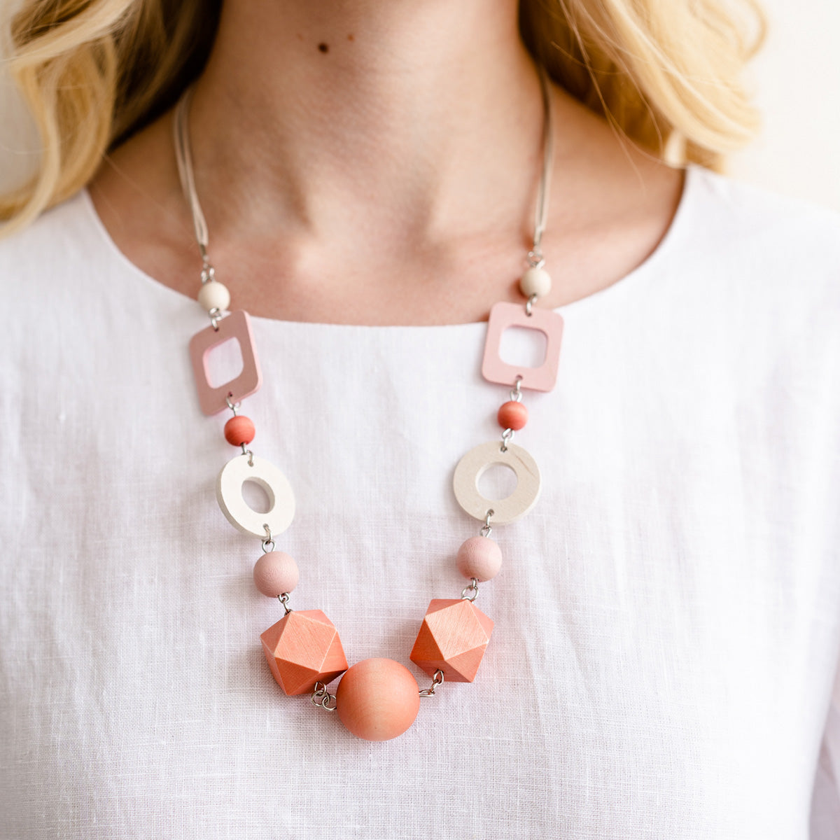 Laguuni necklace, pink