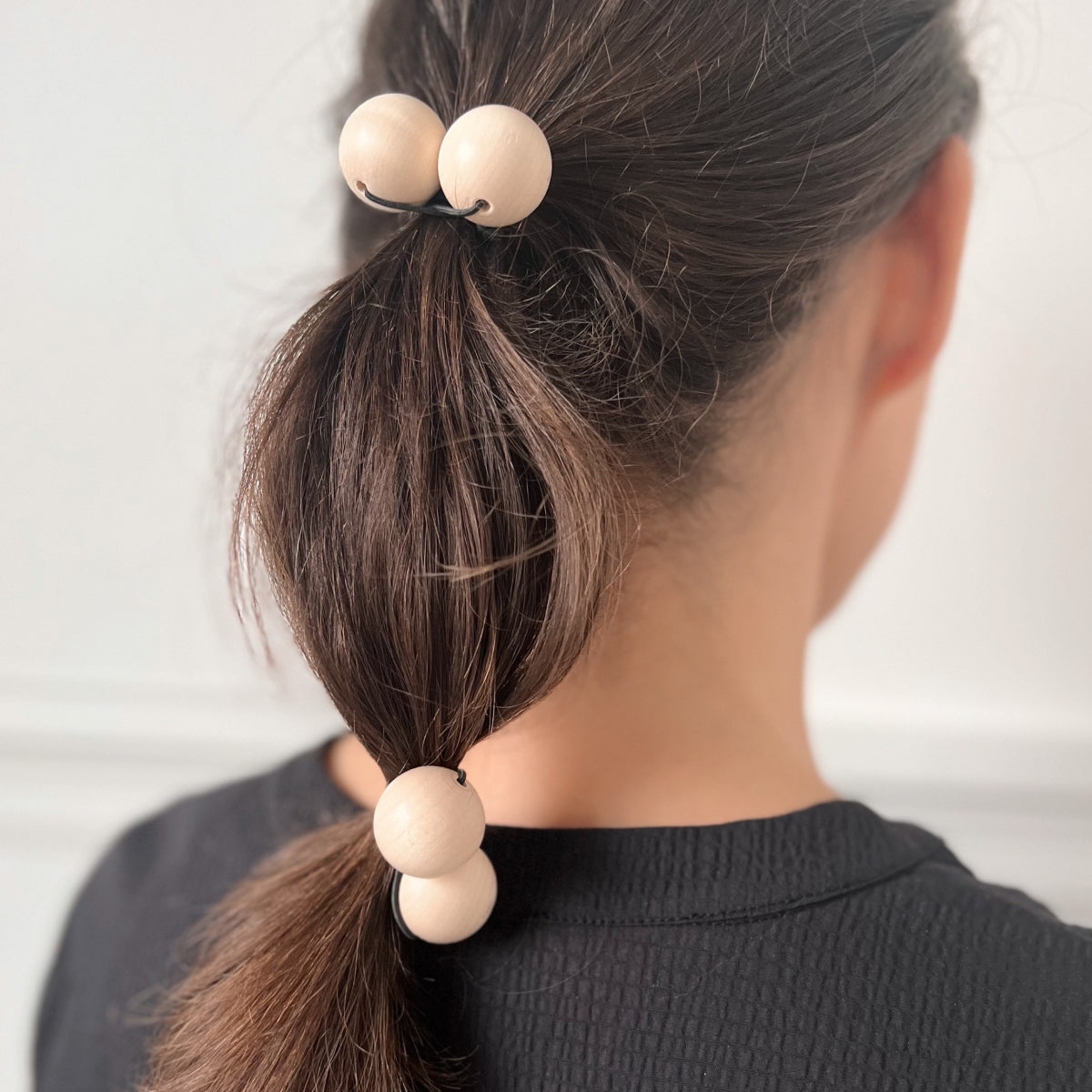 Pom pom hair tie, ecru
