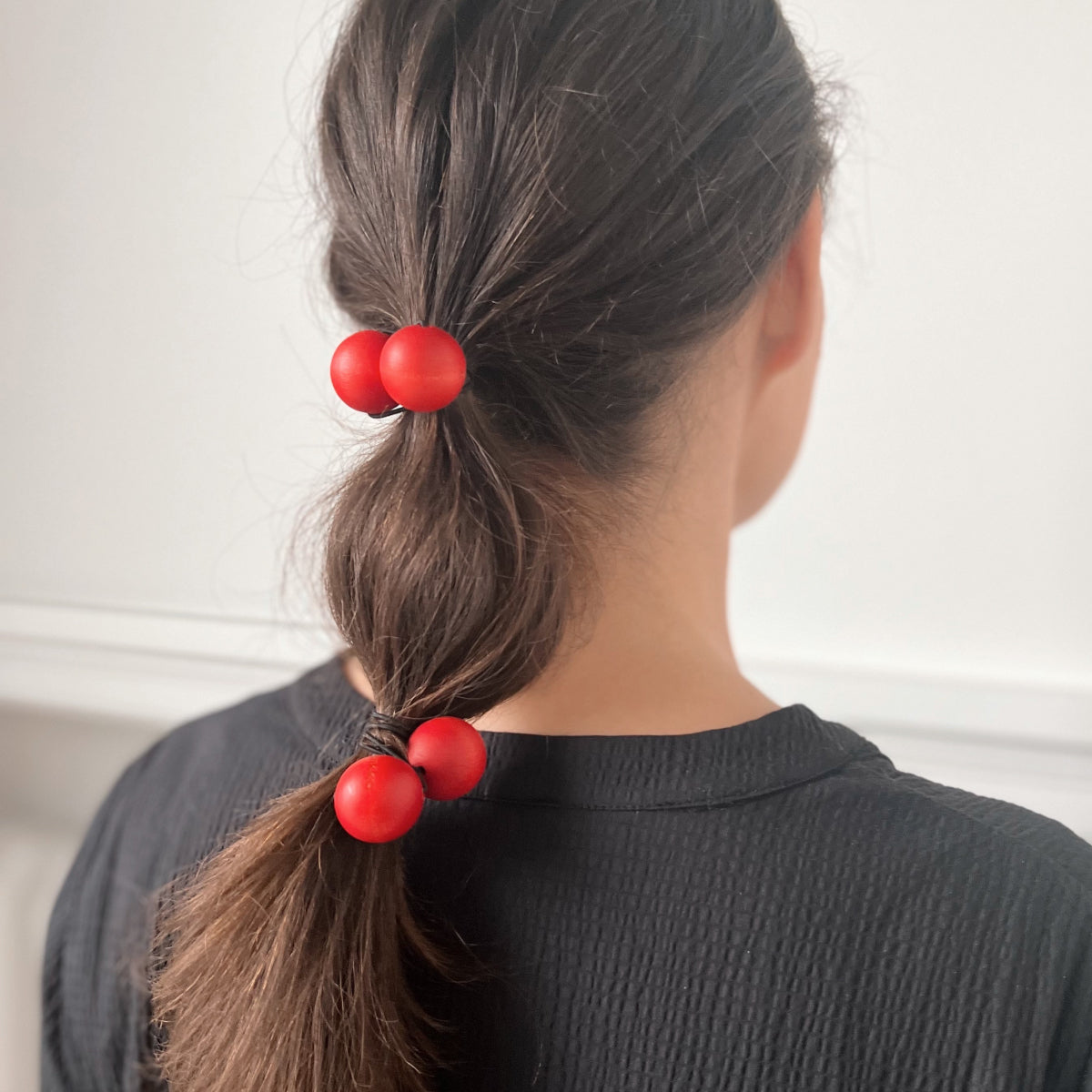 Pom pom hair tie, red