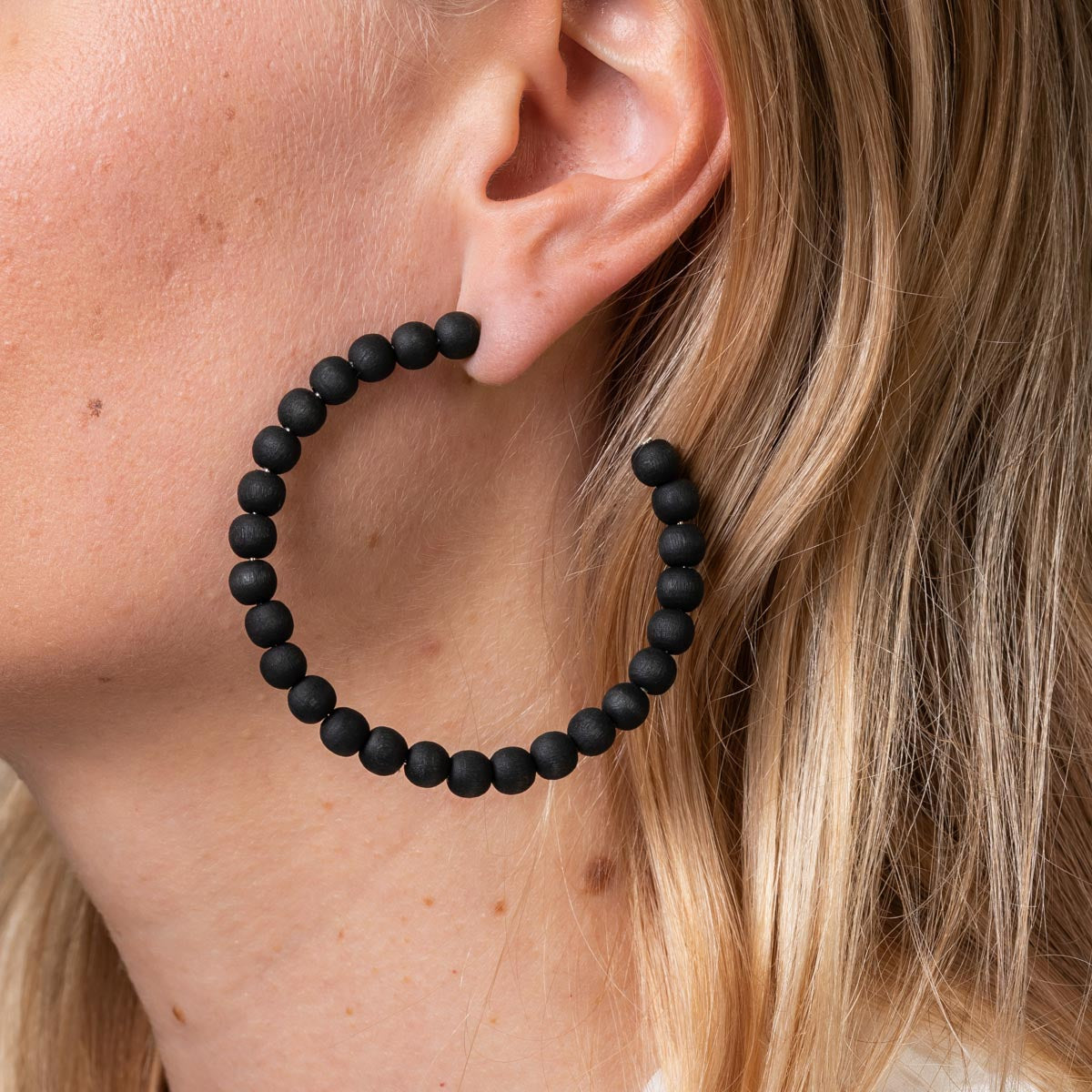 Sofia earrings, black