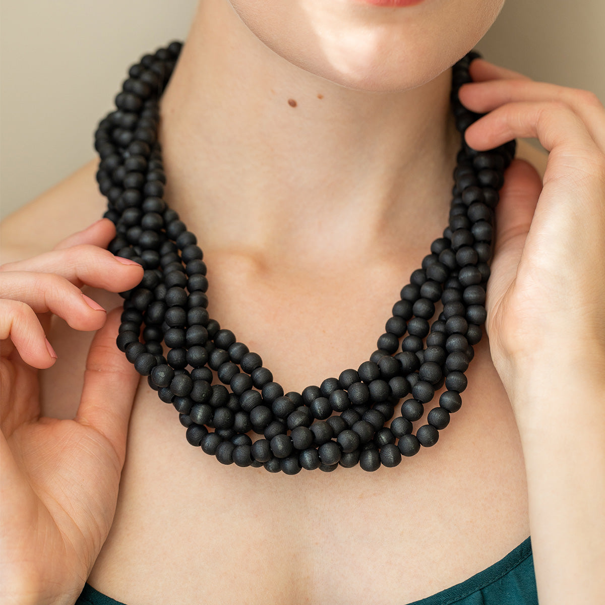 Elisabeth necklace, black and gold