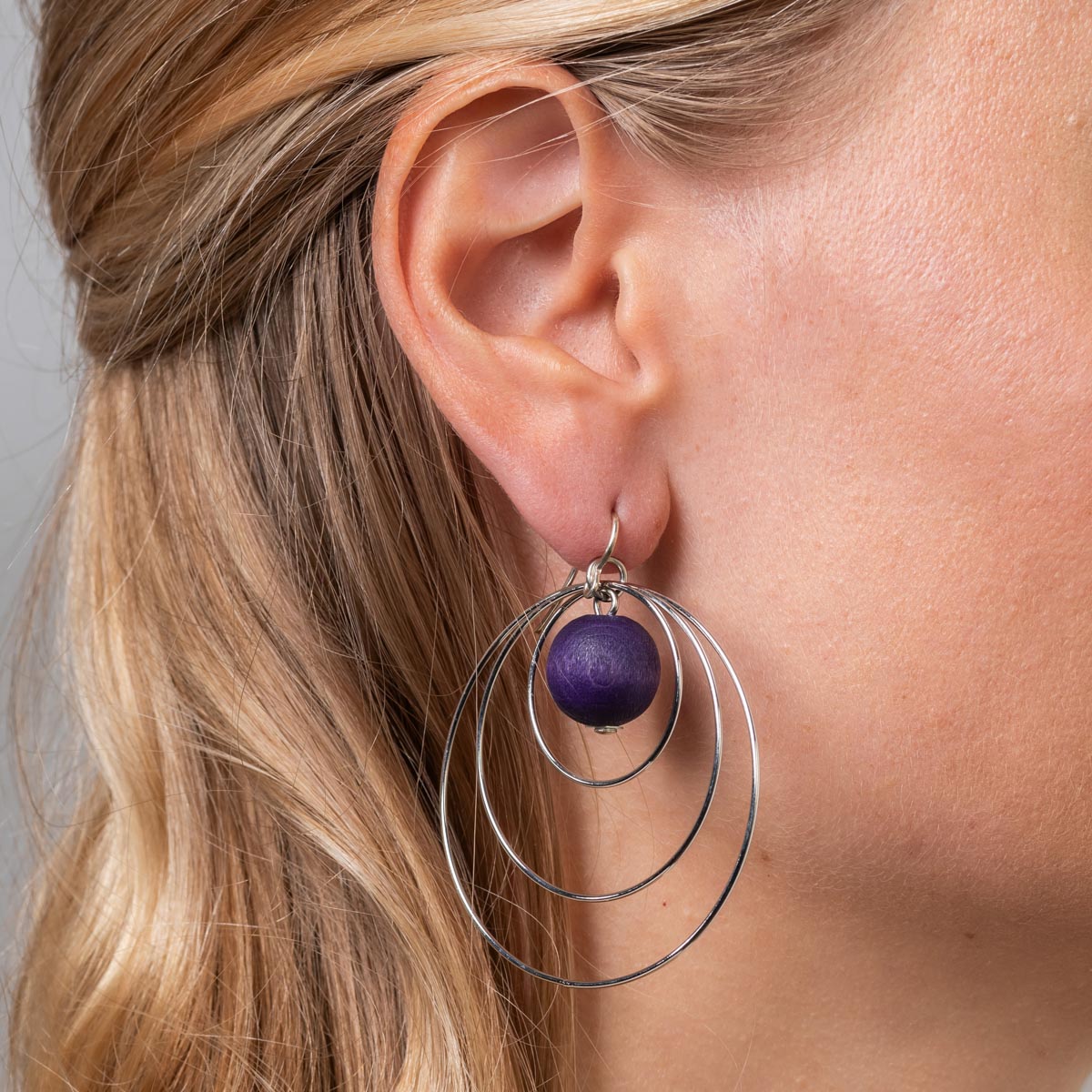 Piruetti earrings, purple