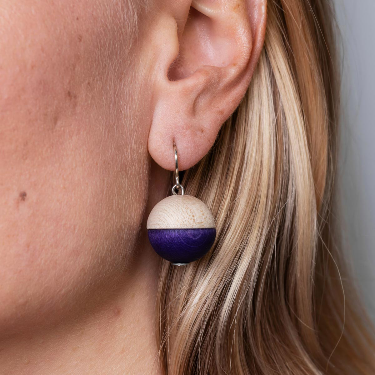 Leila earrings, wood and purple