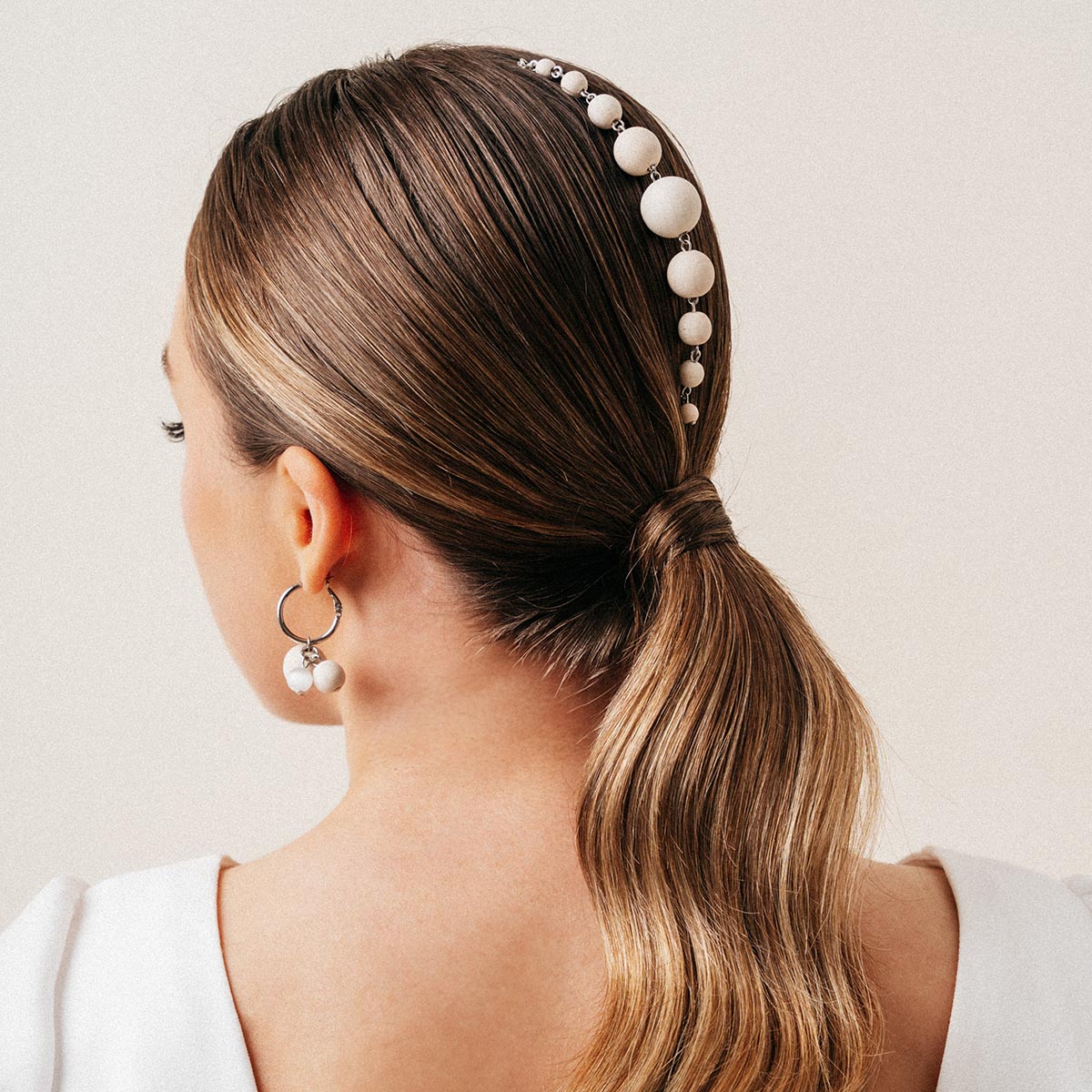 Lydia earrings, ecru and silver
