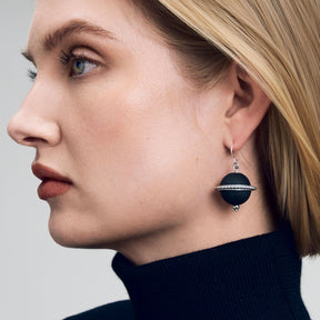 Nova earrings, black