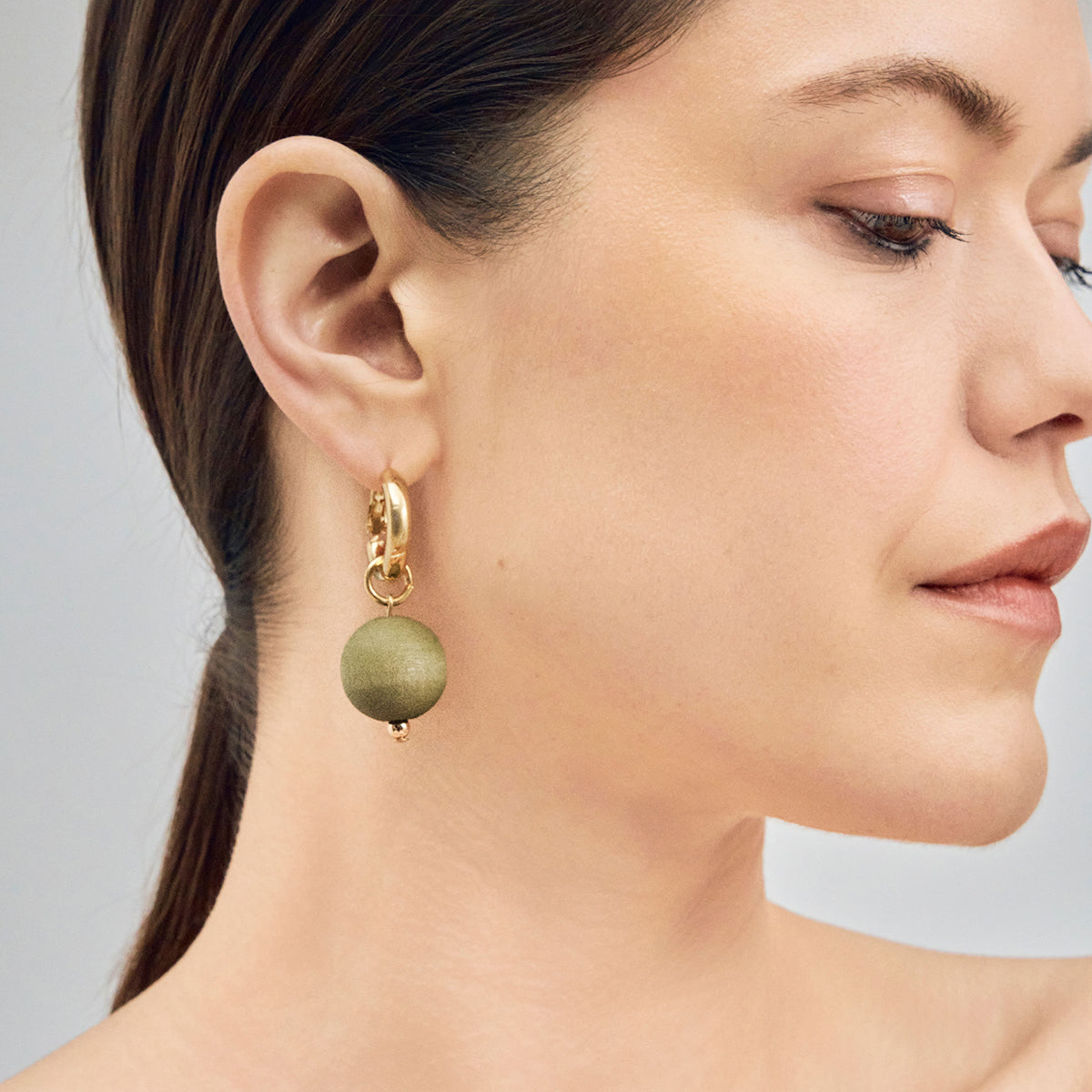 Valma earrings, khaki green and gold