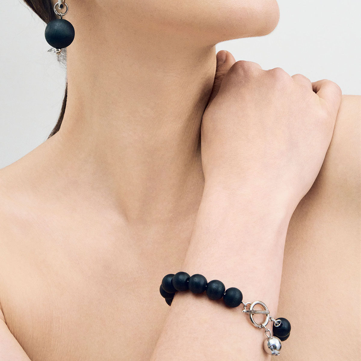 Valma bracelet, black