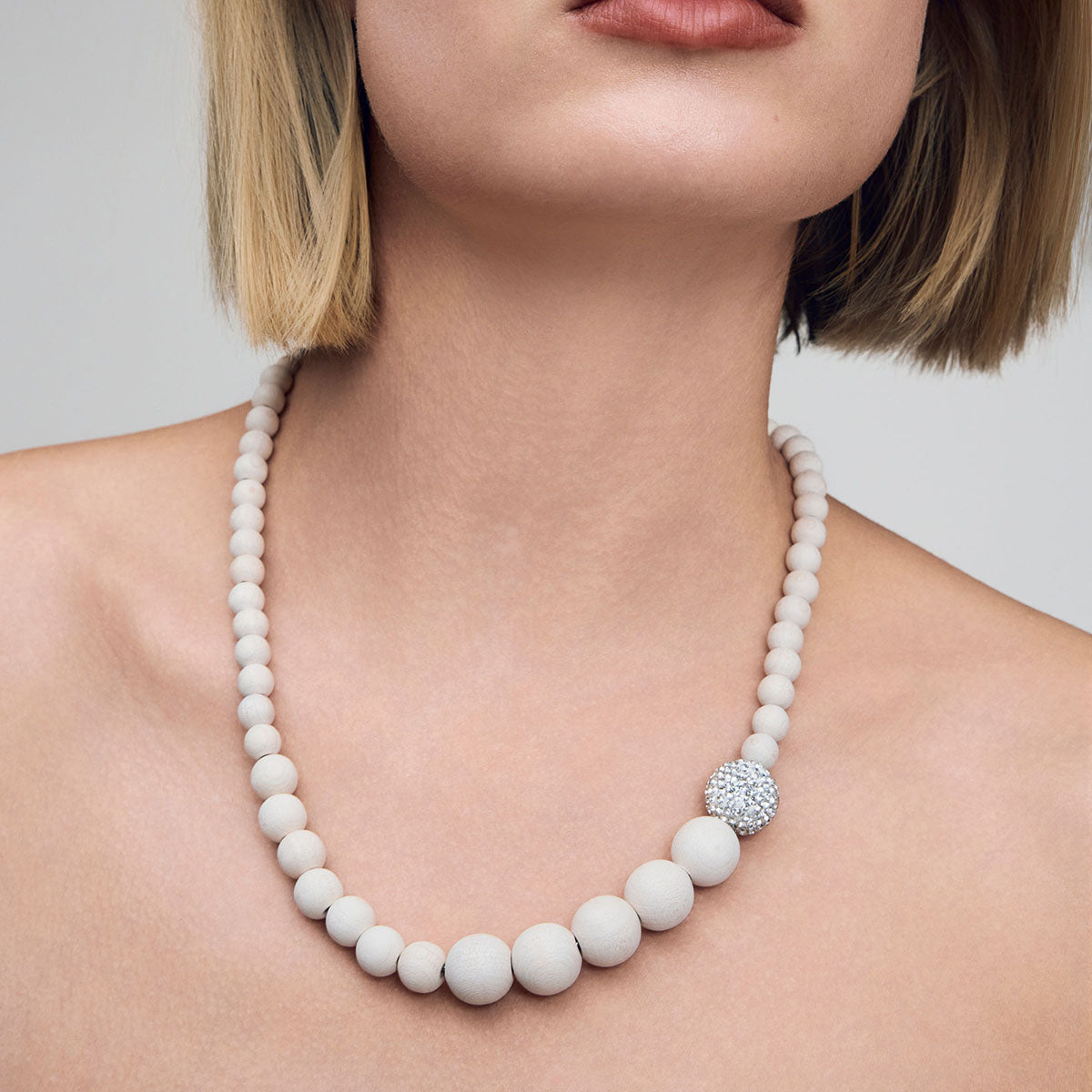 Bertta necklace, ecru