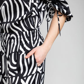 Tuike trousers, Kaari, black and white