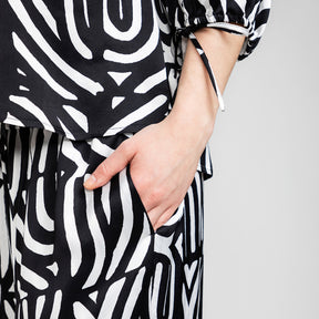 Tuike trousers, Kaari, black and white