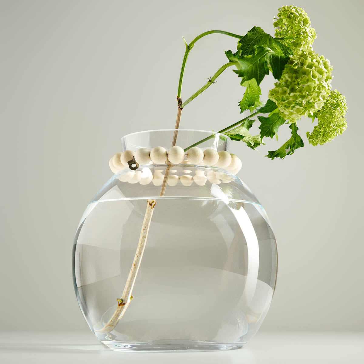 Pore glass vase, 16 cm, ecru