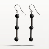 Mila earrings, black
