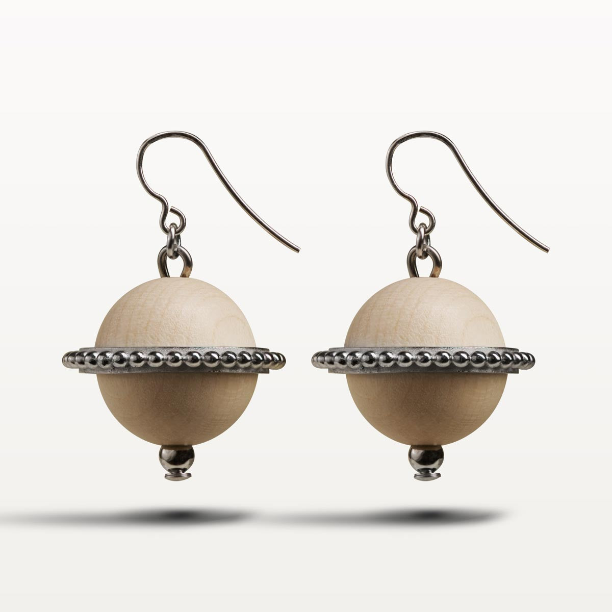 Nova earrings, varnished wood