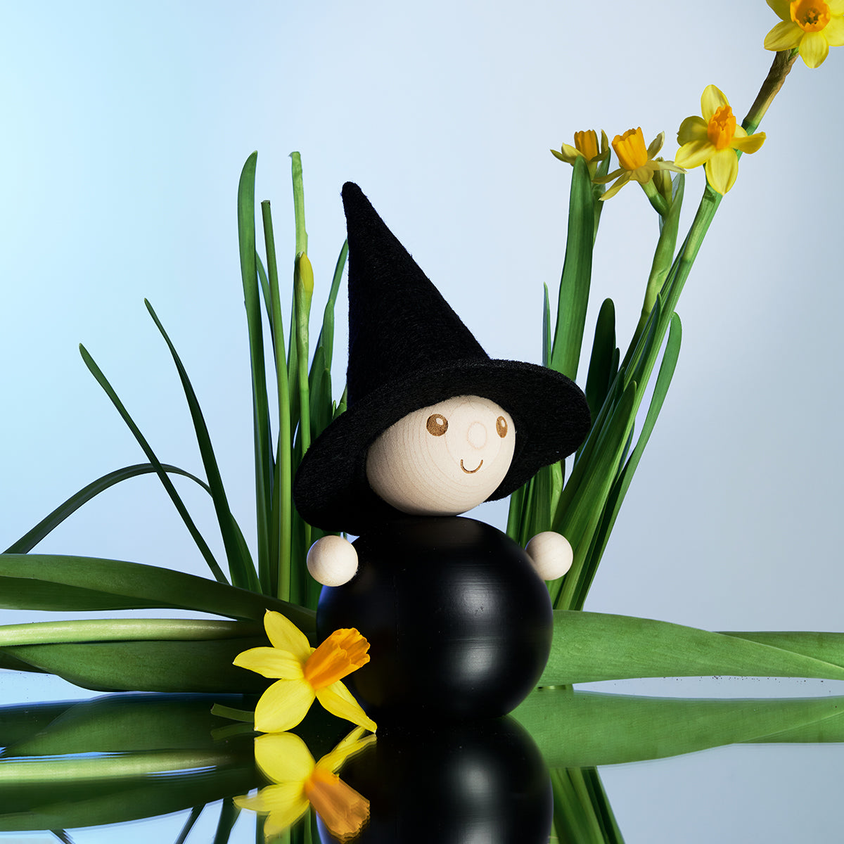 Witch wooden figurine, 16 cm, black