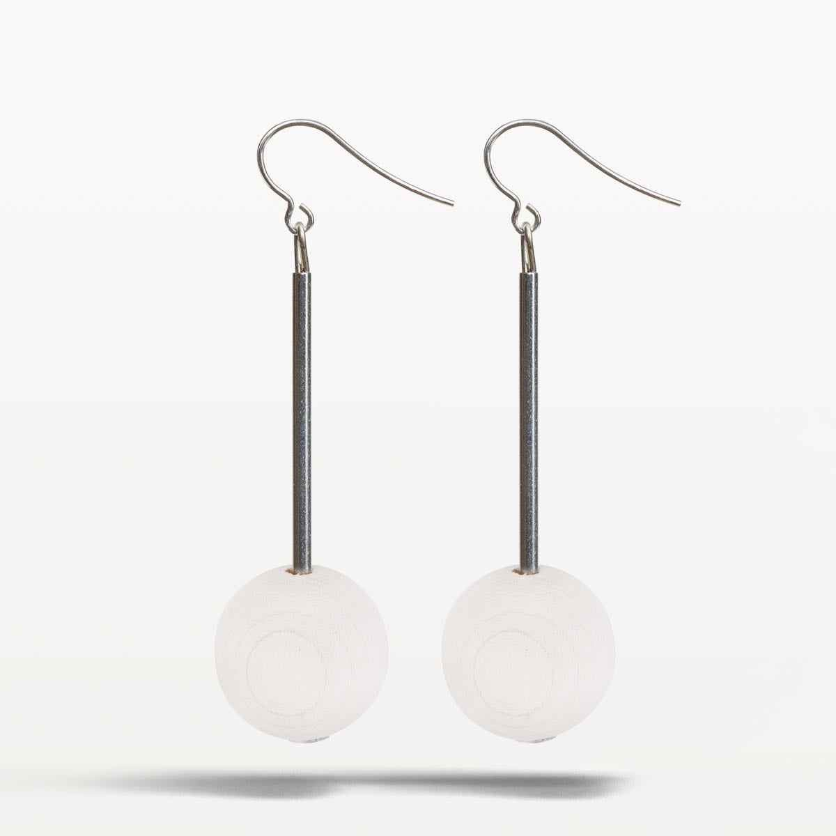 Elsa earrings, ecru