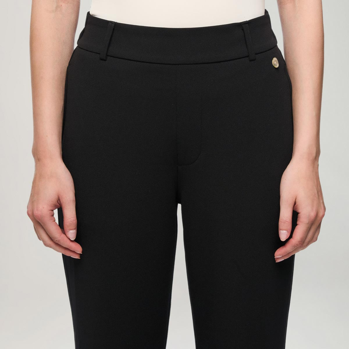 Mereta trousers, black