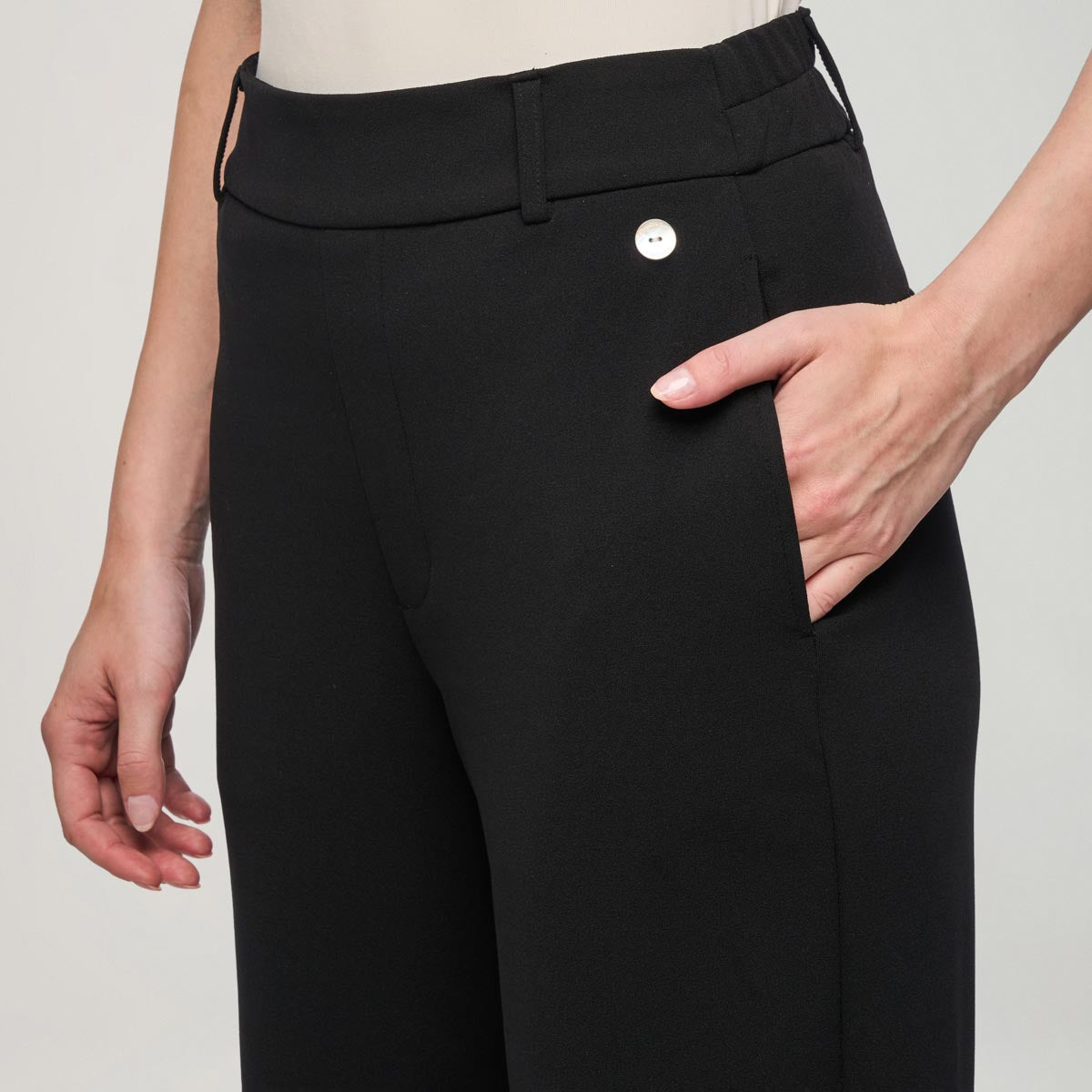 Mereta trousers, black
