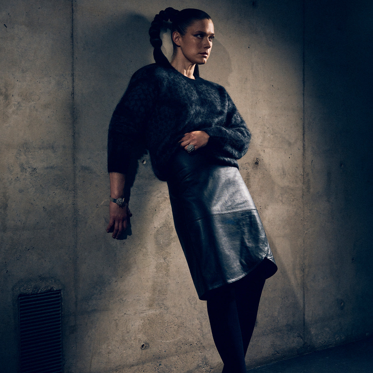 Aami leather skirt, black