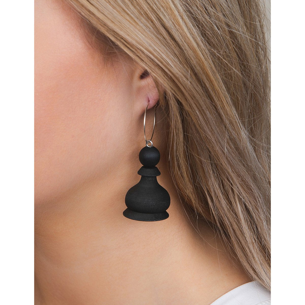Sotilas earrings, black