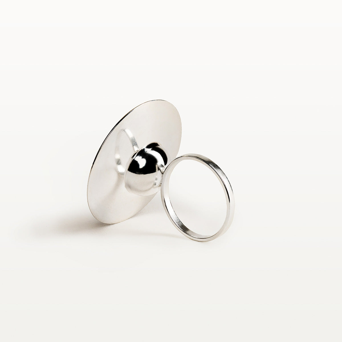 Ava ring, varnished wood and silver