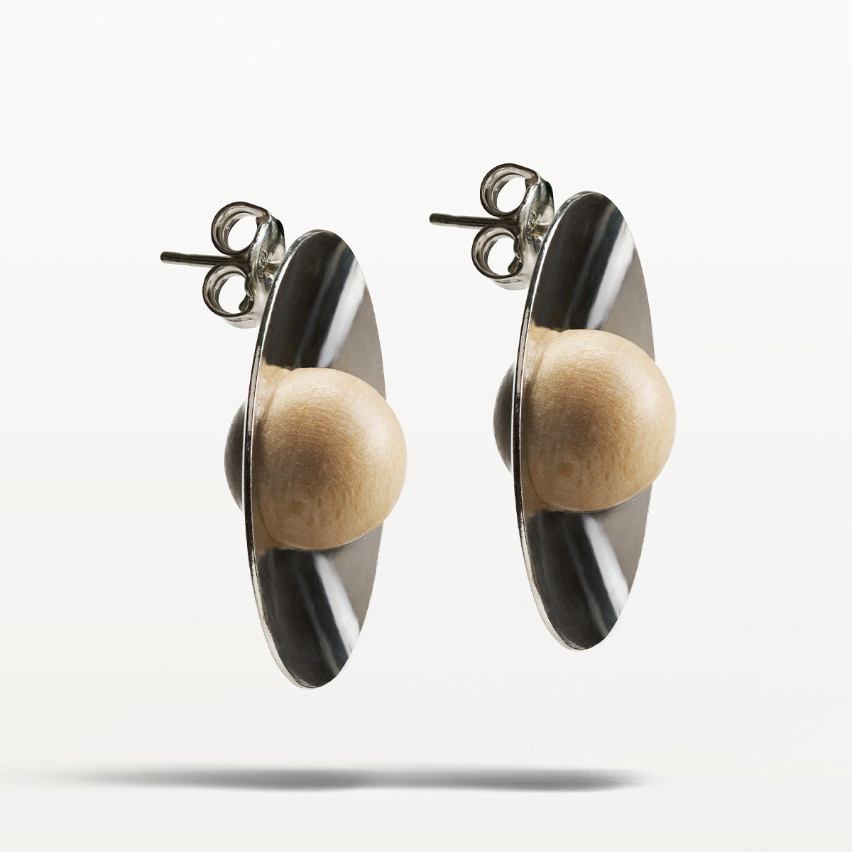 Ava earrings, varnished wood and silver
