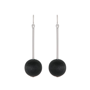 Elsa earrings, black