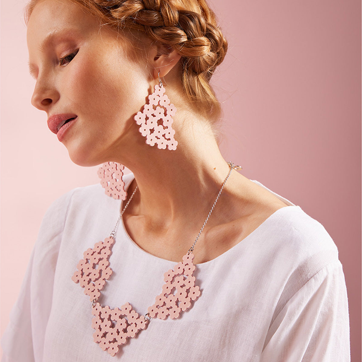 Kukkaketo necklace, light pink